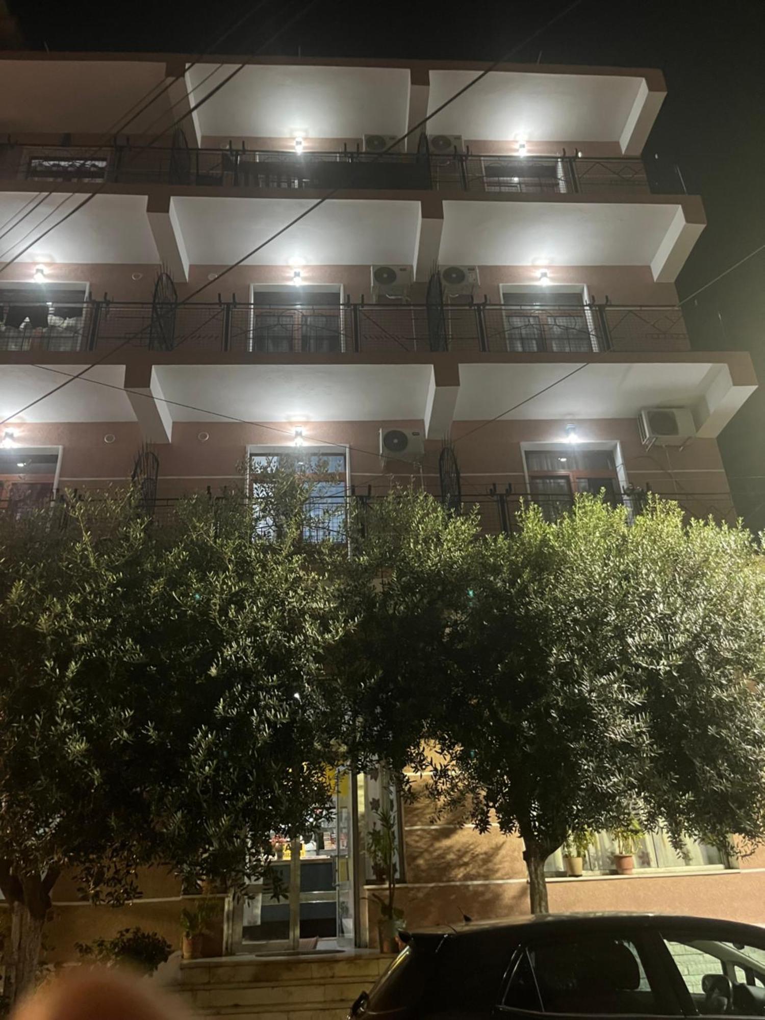 Hotel Luli City Center Durres Ngoại thất bức ảnh