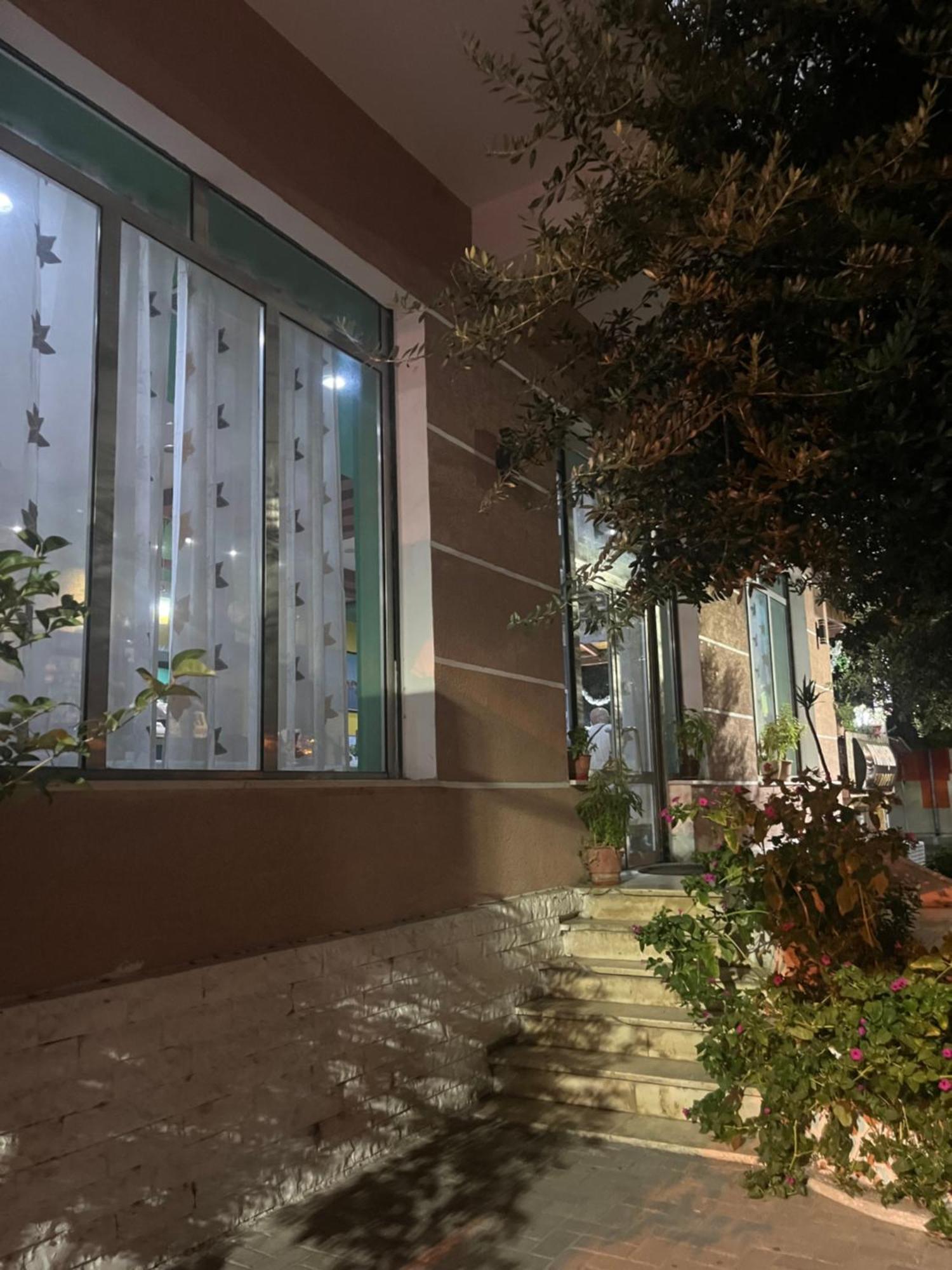 Hotel Luli City Center Durres Ngoại thất bức ảnh